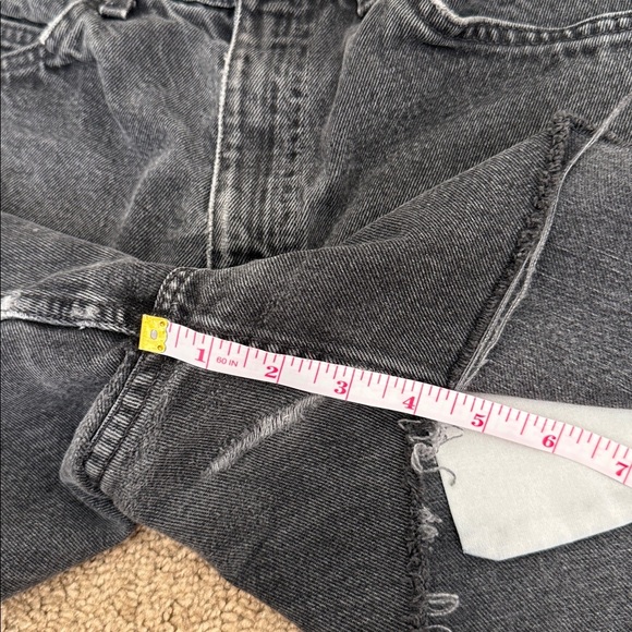 Vintage Levi’s Orange Tab Black Denim Distressed 550 Relaxed Cut Off Shorts - Picture 7 of 8